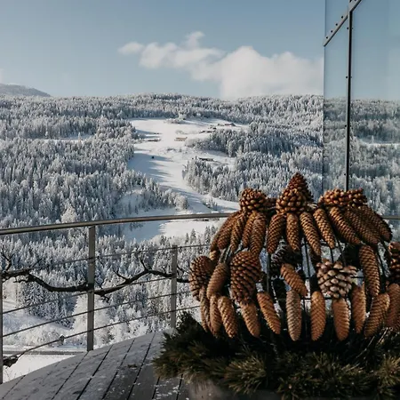 Blick Auf's Schloss إتيير