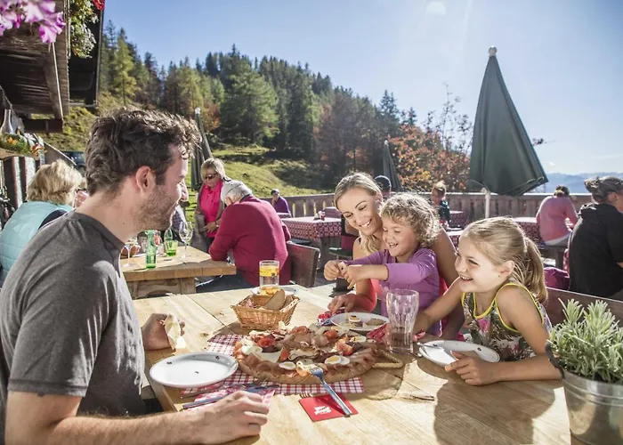 Blick Auf's Schloss Itter